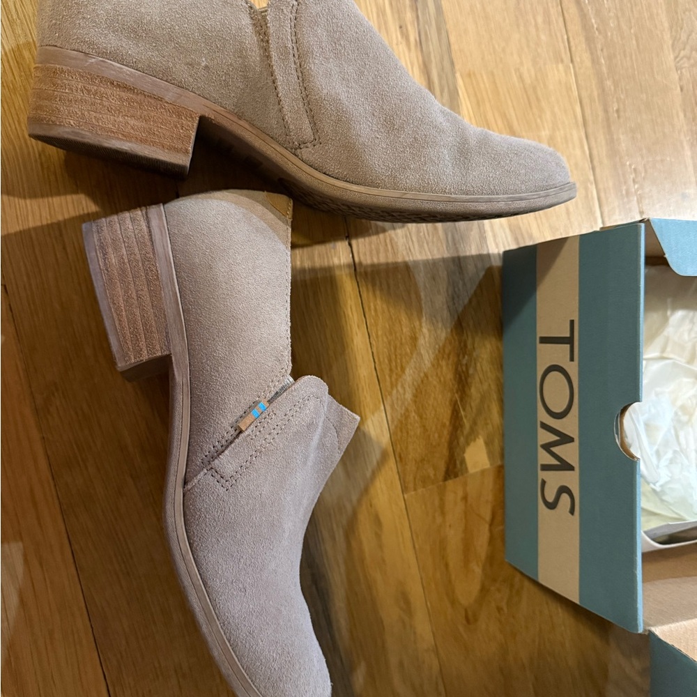 TOMS Women's Suede Ankle Booties - Light Brown